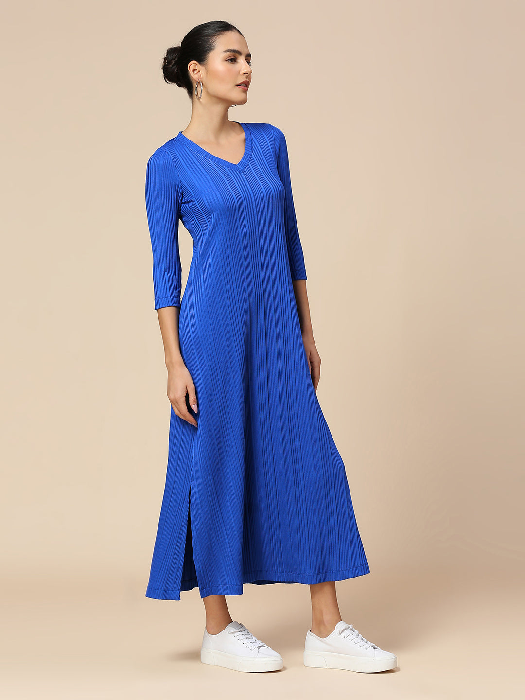 RIBBED KNIT 3/4TH SLEEVE SWING MIDI DRESS
