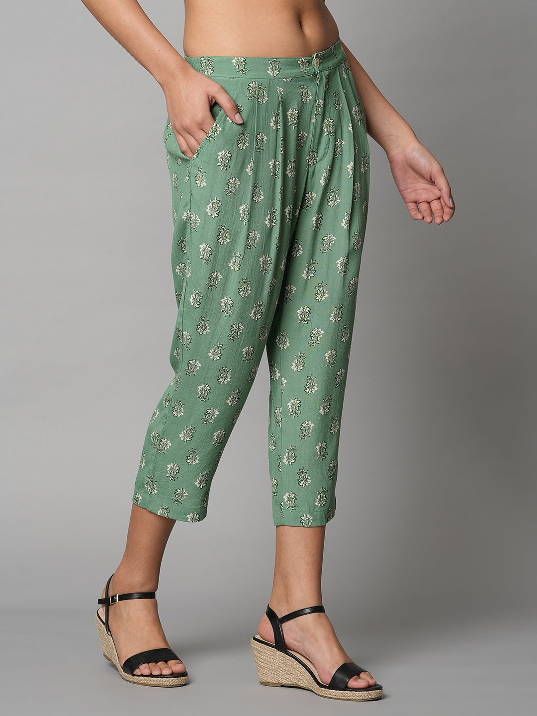 Viscose Crepe Butti Printed Pleated Cropped Pants