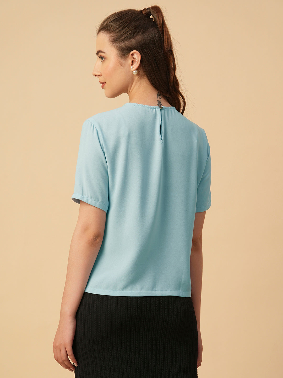 CREPE TOP WITH SHOULDER BUTTON DETAILING