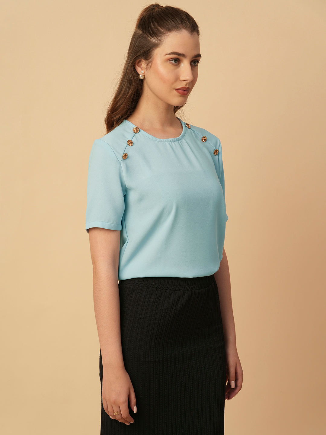 CREPE TOP WITH SHOULDER BUTTON DETAILING