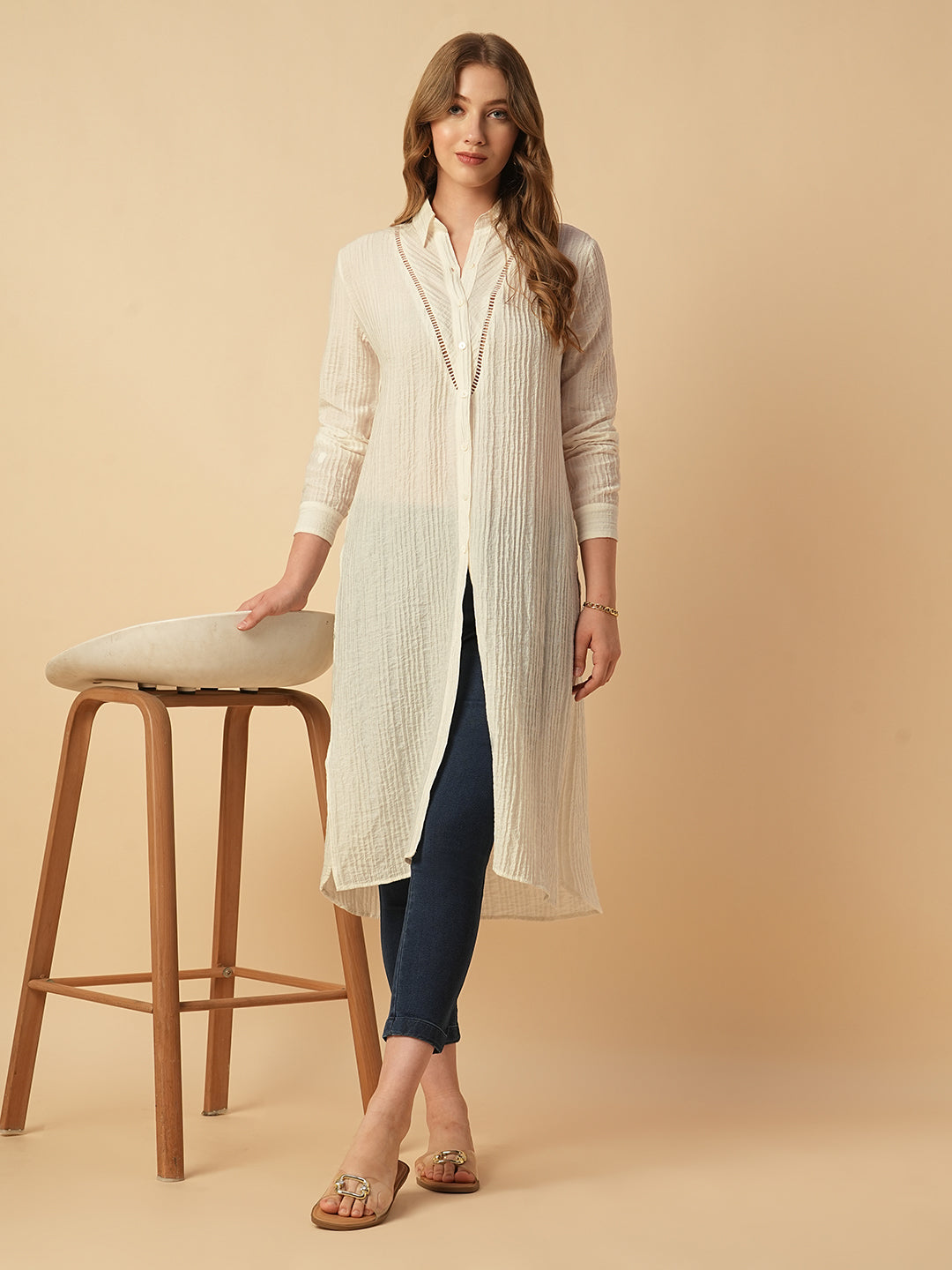 TEXTURED VISCOSE LACE INSERT LONGLINE SHIRT & INDIGO WASHED JEGGINGS