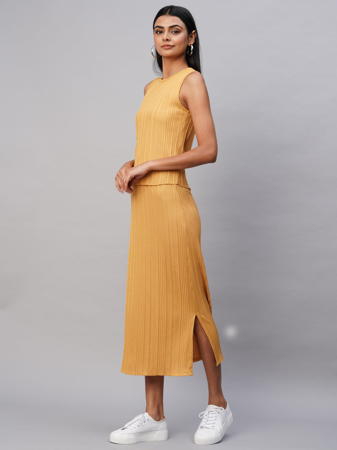 Ribbed Knit Tank And Pull On Slit Skirt "Airport Look Co-Ord Set"