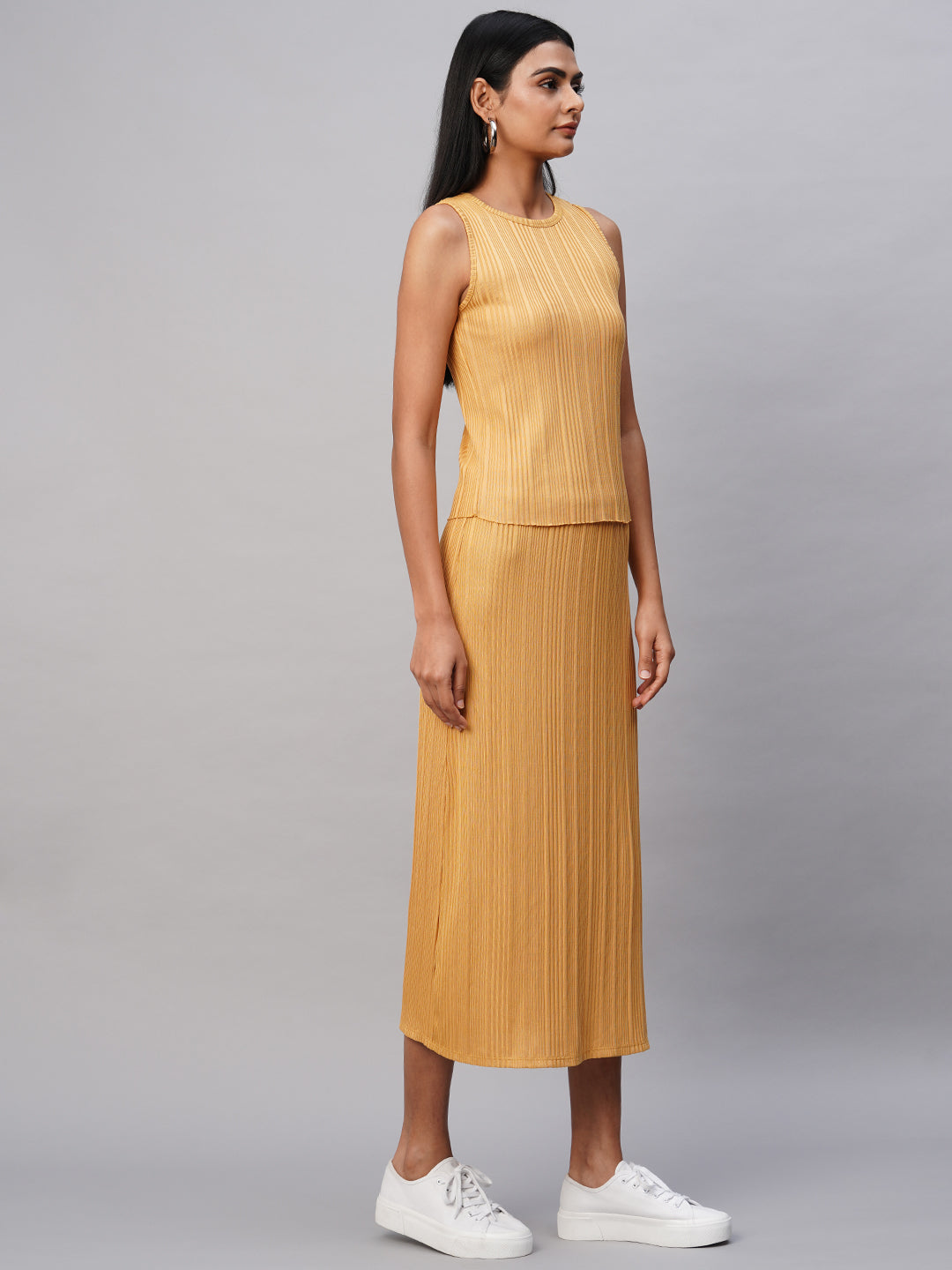 Ribbed Knit Tank And Pull On Slit Skirt "Airport Look Co-Ord Set"