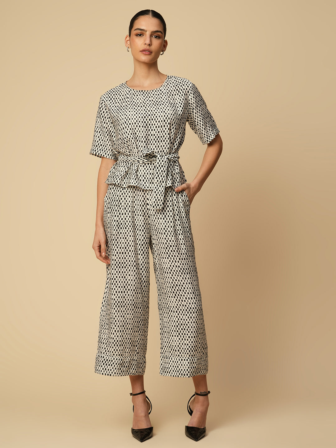 CRUSHED VISCOSE BELTED TOP & PULL ON CROPPED TROUSER CO-ORD SET