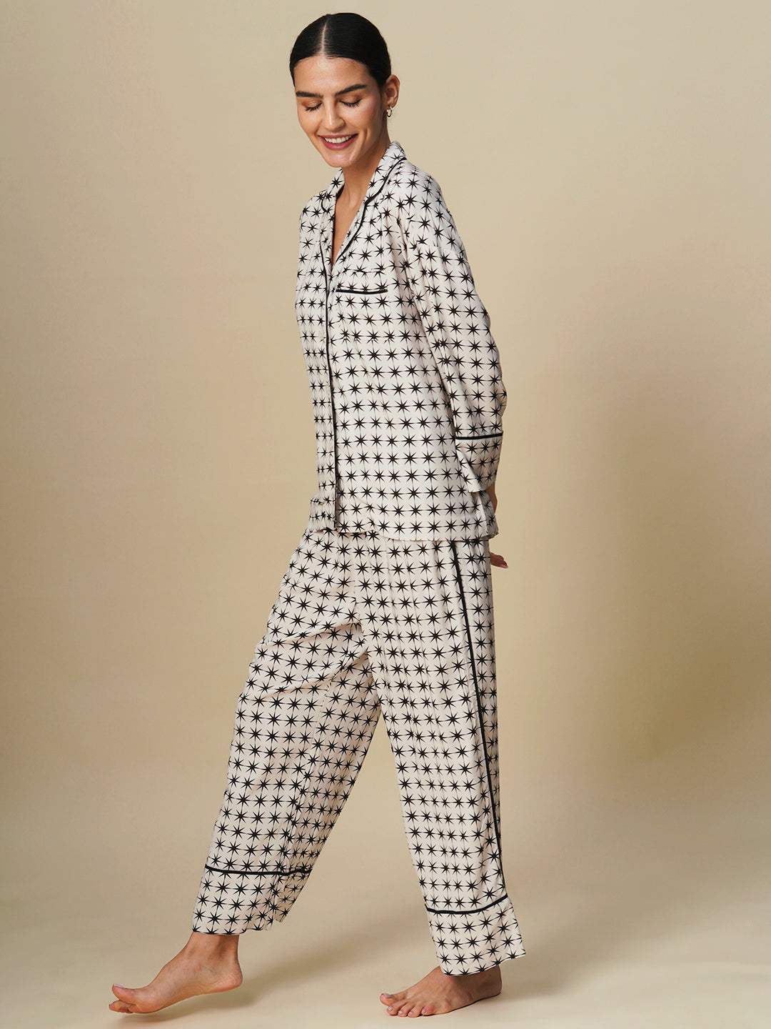 STAR BURST PRINTED RAYON NIGHT SUIT