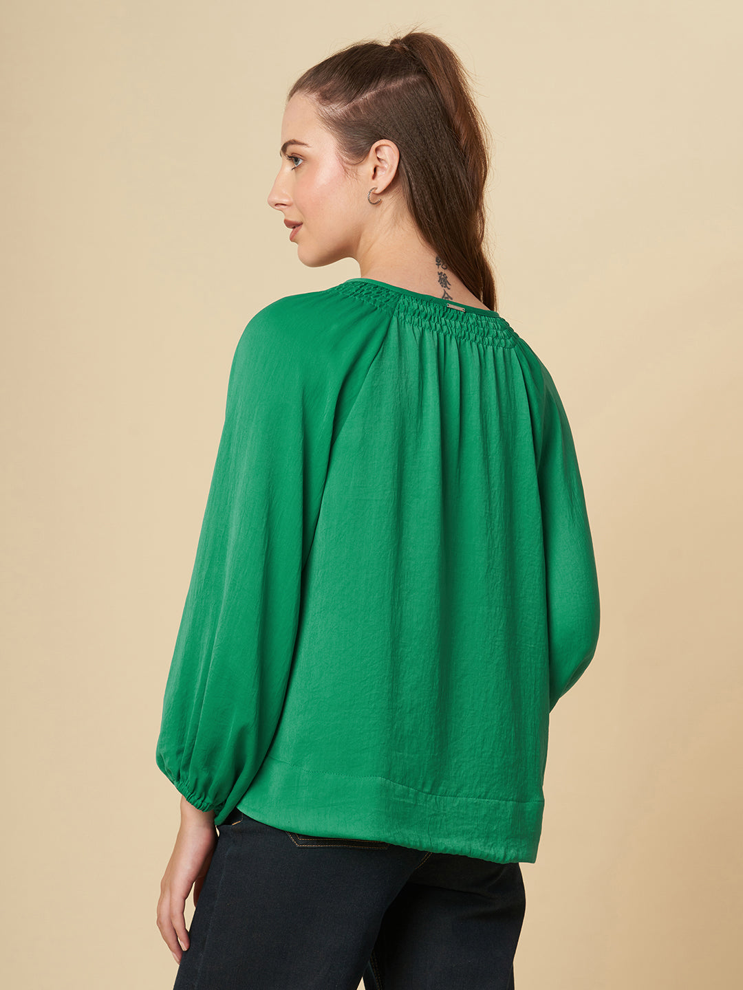 HAMMERED SATIN SMOCKED RAGLAN TOP