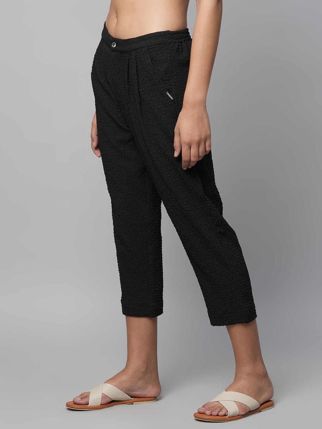 Textured Slim Leg Cropped Pants