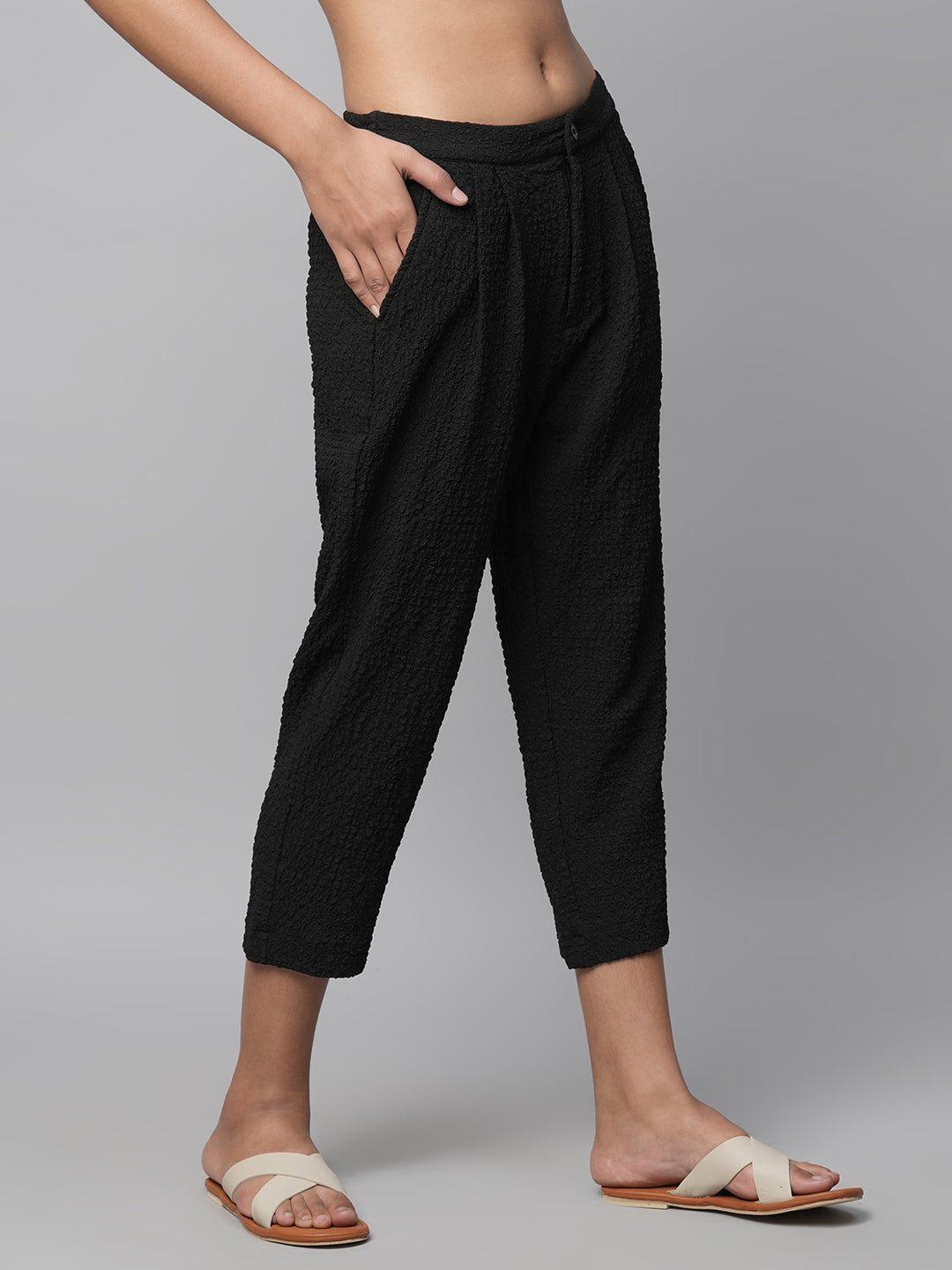 Textured Slim Leg Cropped Pants