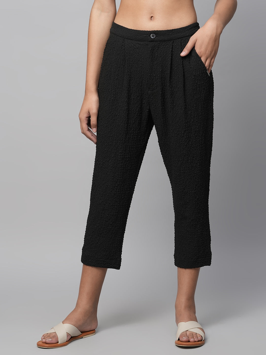 Textured Slim Leg Cropped Pants