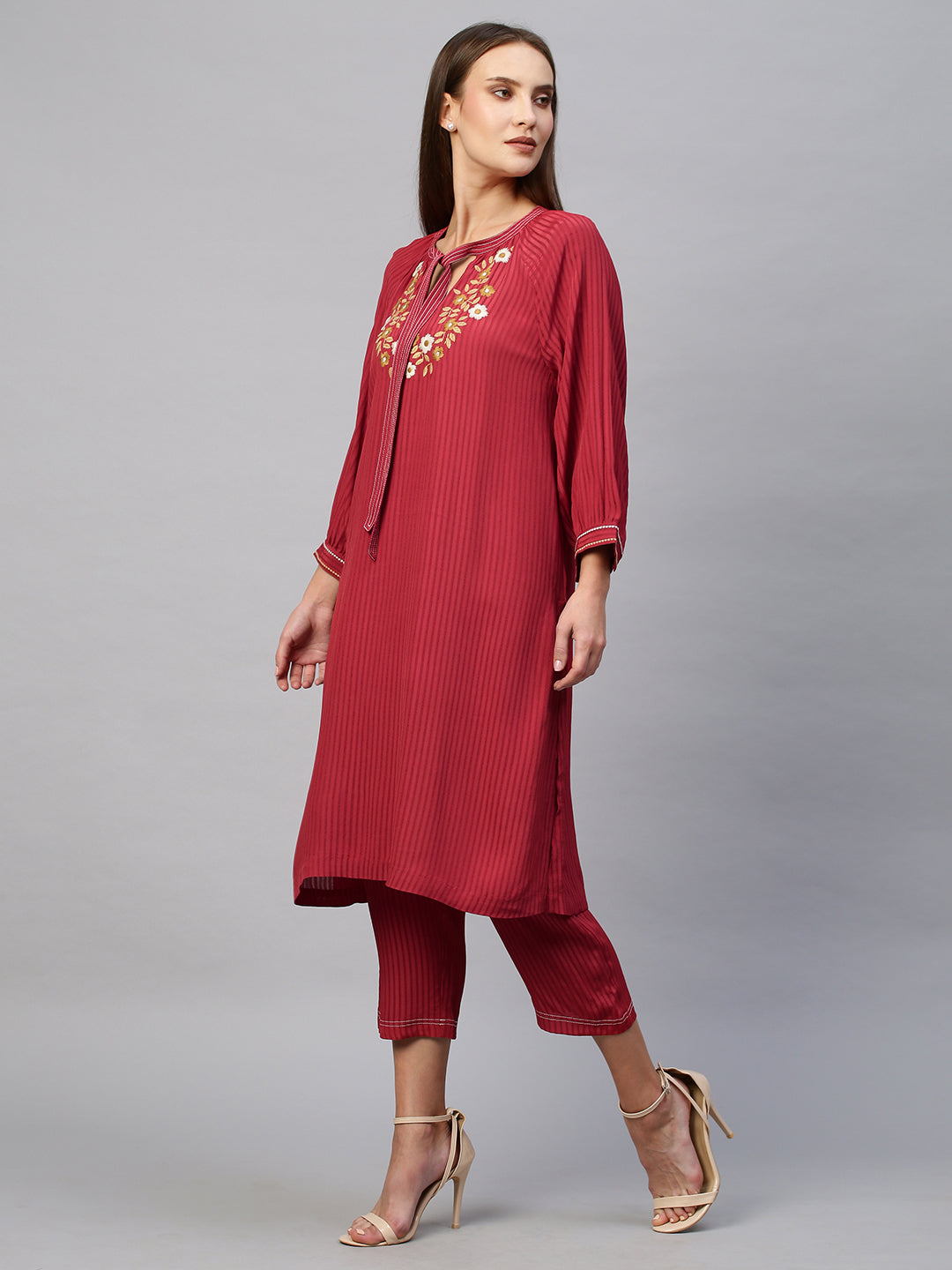 Viscose Crepe Dobby Raglan Embroidered Kurta Set