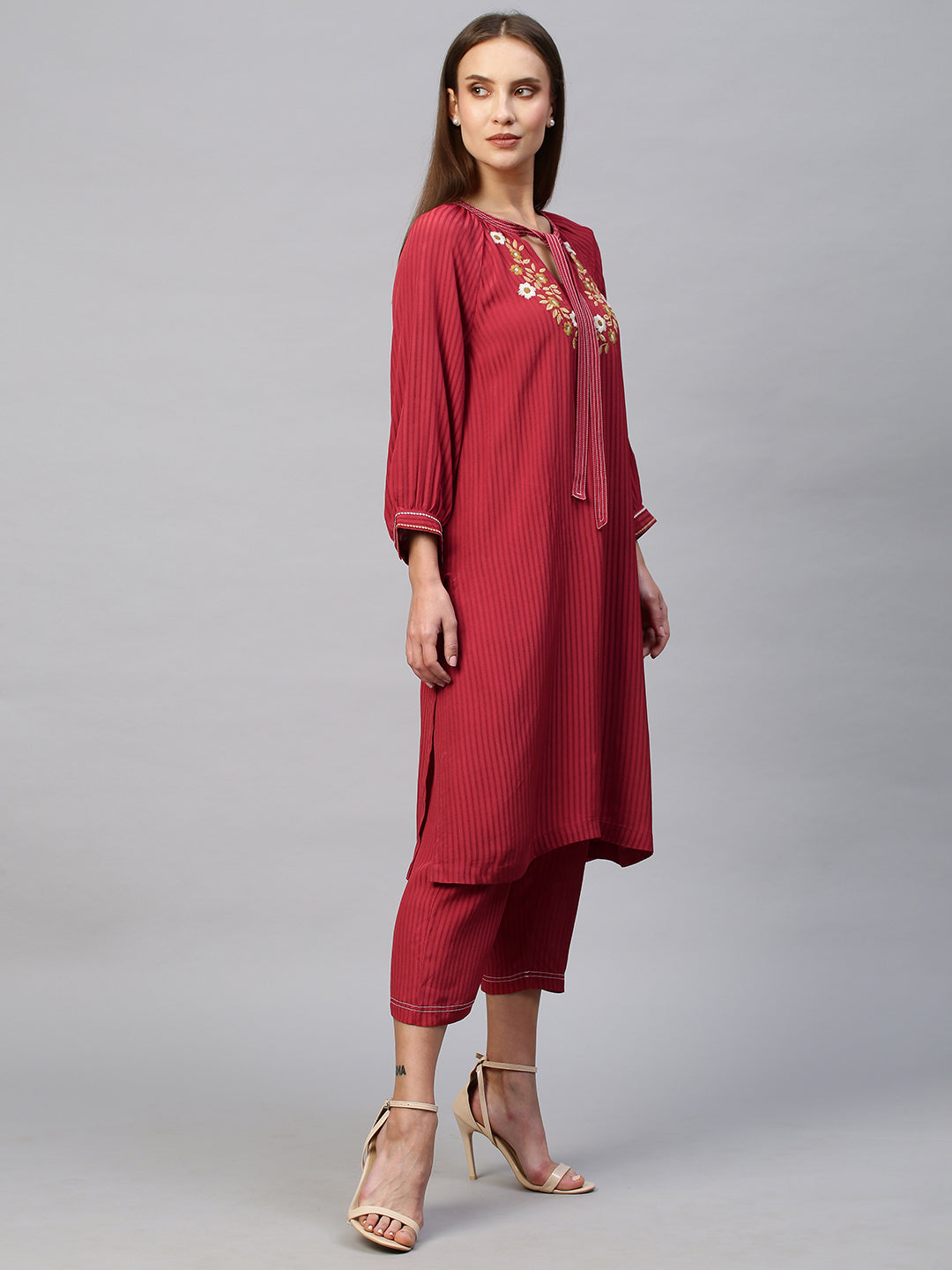 Viscose Crepe Dobby Raglan Embroidered Kurta Set