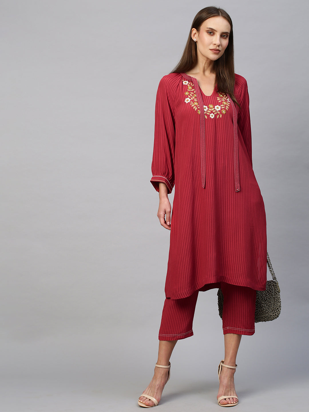 Viscose Crepe Dobby Raglan Embroidered Kurta Set