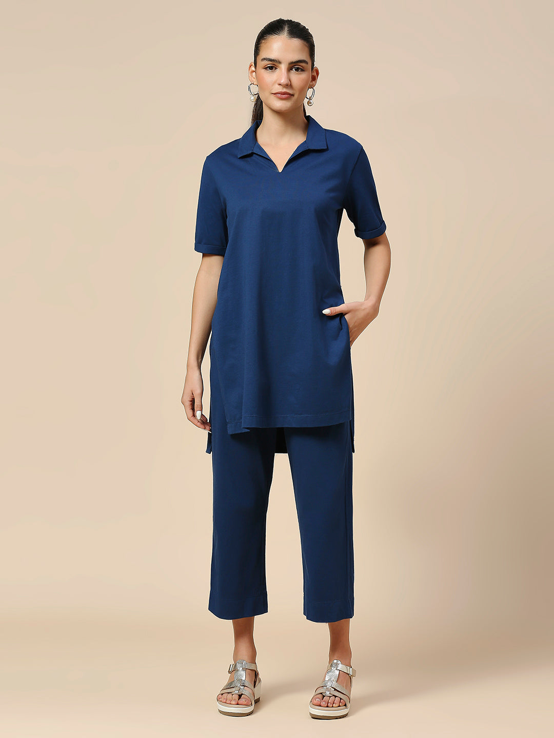 COTTON JERSEY LONGLINE TEE W/ HIGH SLITS AND CROPPED SLIM PANT SET