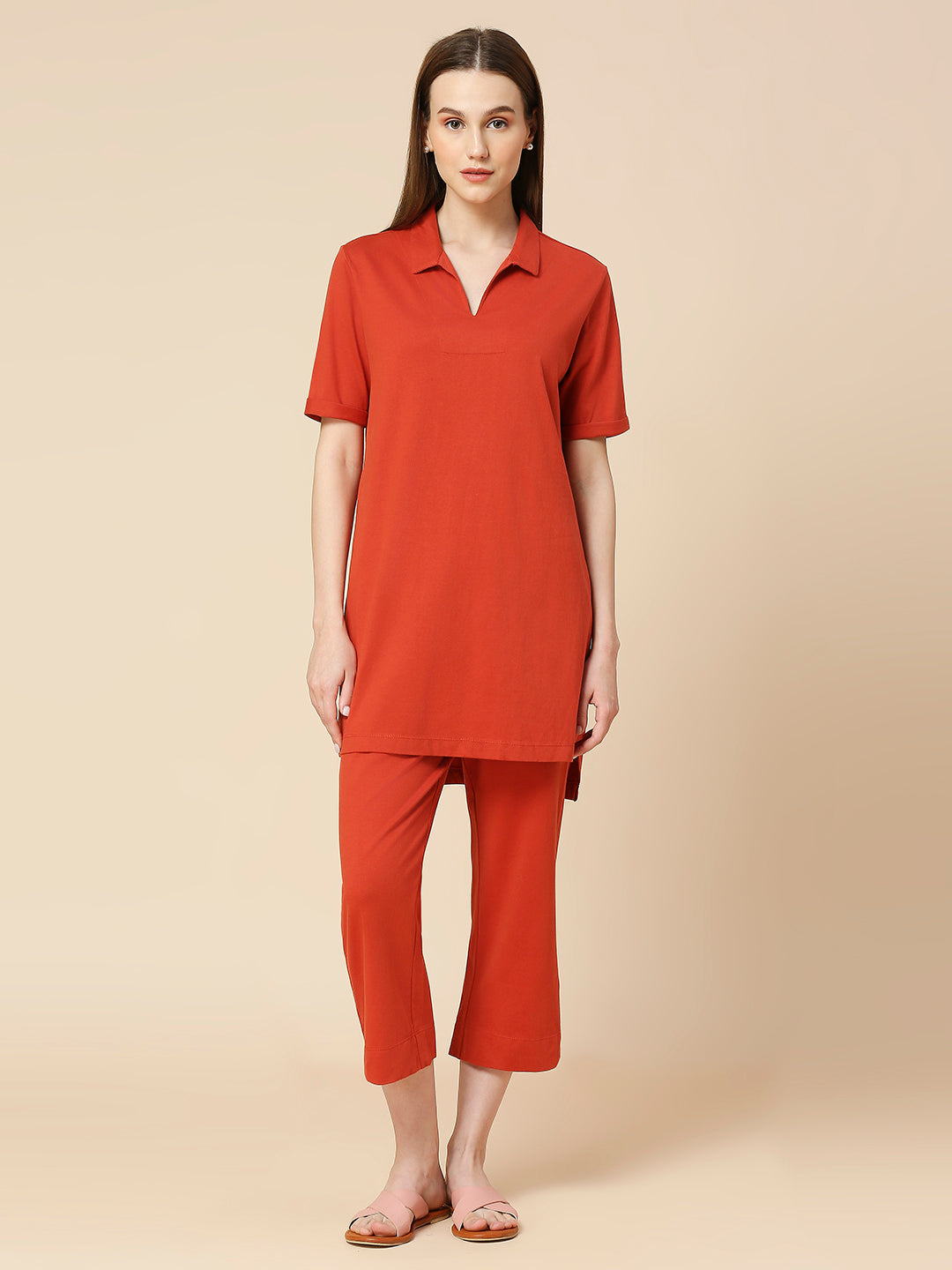 COTTON JERSEY LONGLINE TEE W/ HIGH SLITS AND CROPPED SLIM PANT SET
