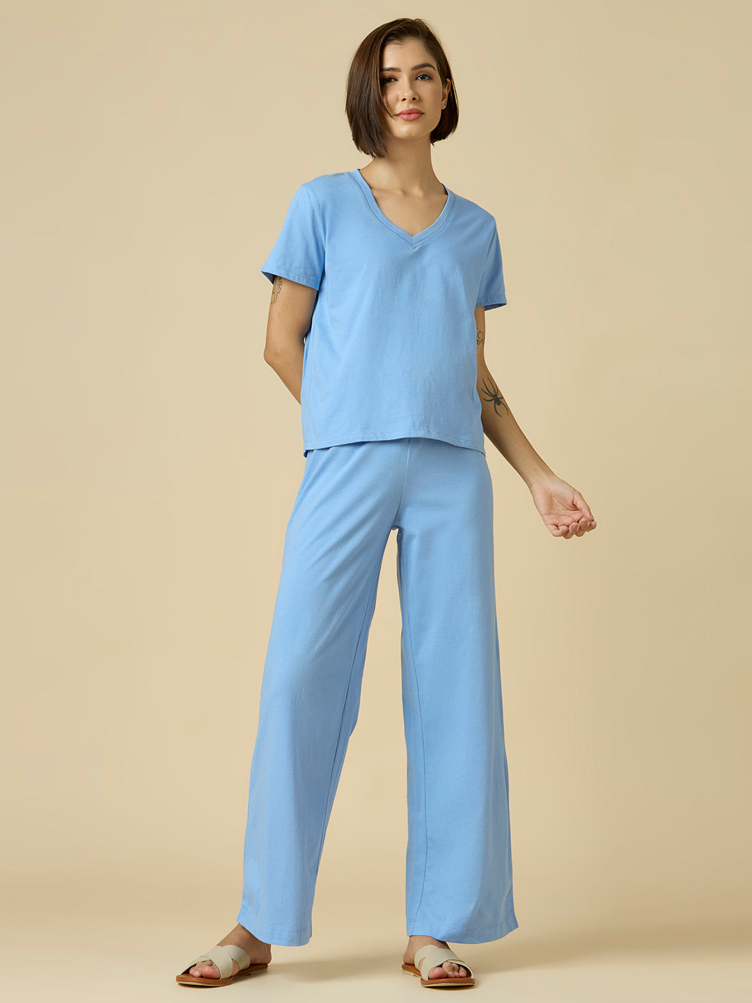 V- NECK ESSENTIAL NIGHTSUIT