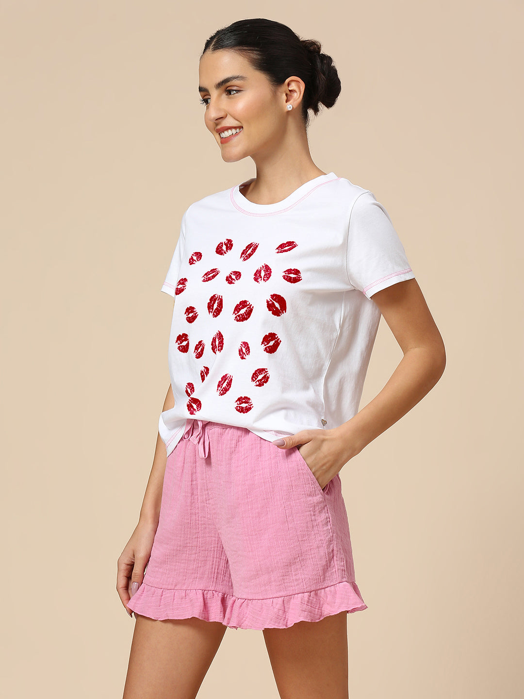 CRINKLE DOUBLE CREPE COTTON RUFFLED HEM SHORTS & "KISSES" PRINTED TEE SET