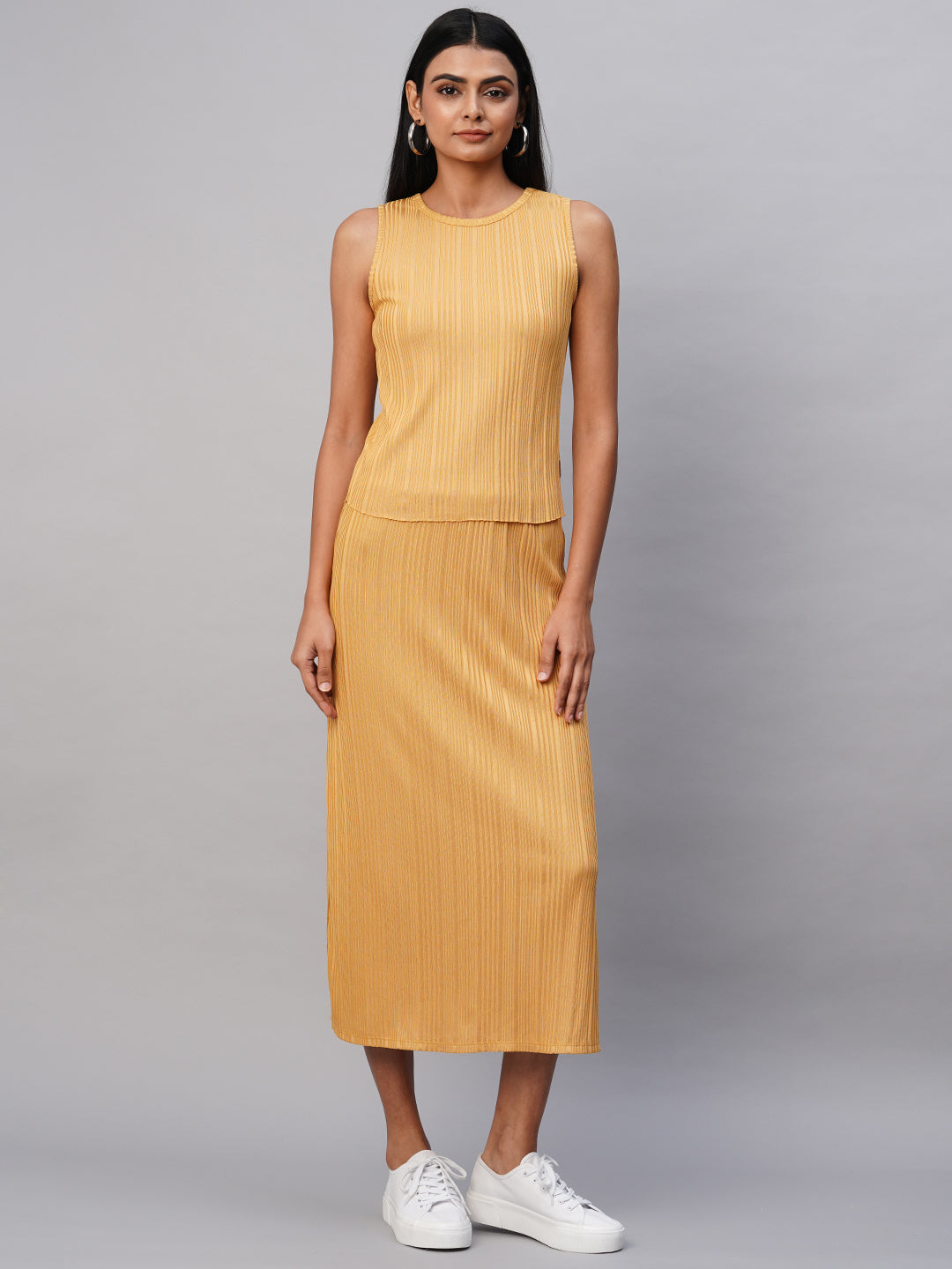 Ribbed Knit Tank And Pull On Slit Skirt "Airport Look Co-Ord Set"