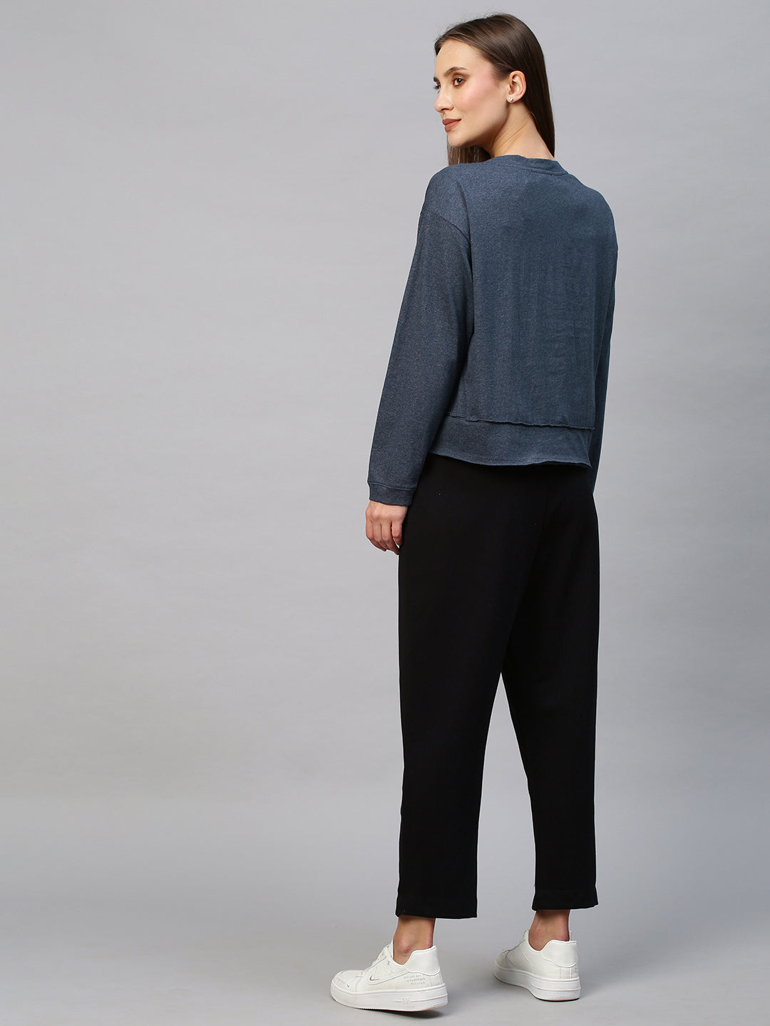 "Airport Look" Navy Melange Cropped Sweat With Peg Pants