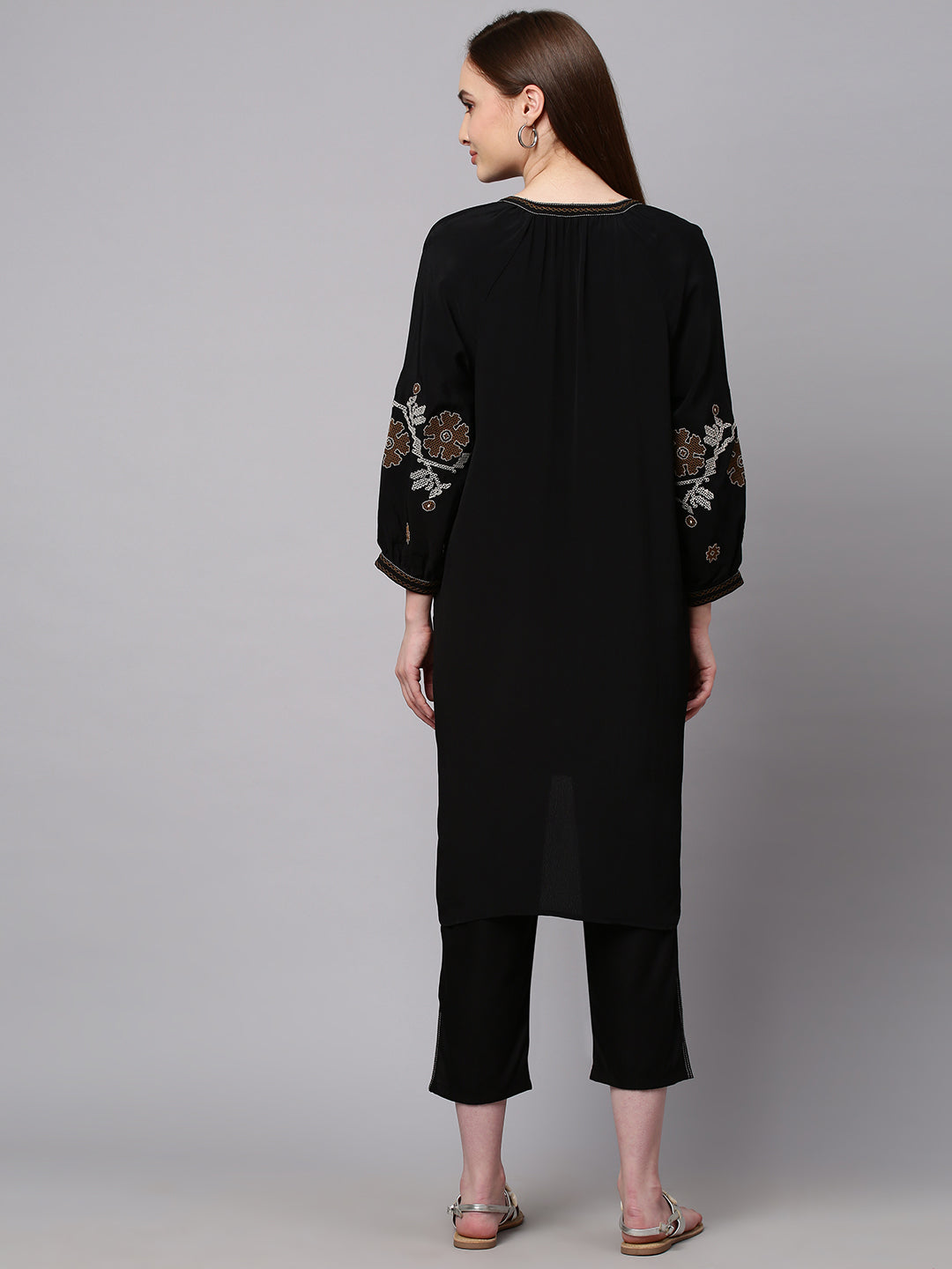 Embroidered Viscose Crepe Kurta Set