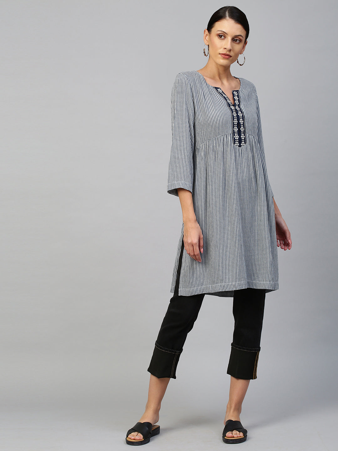 Crinkle Rayon Embroidered Kurta