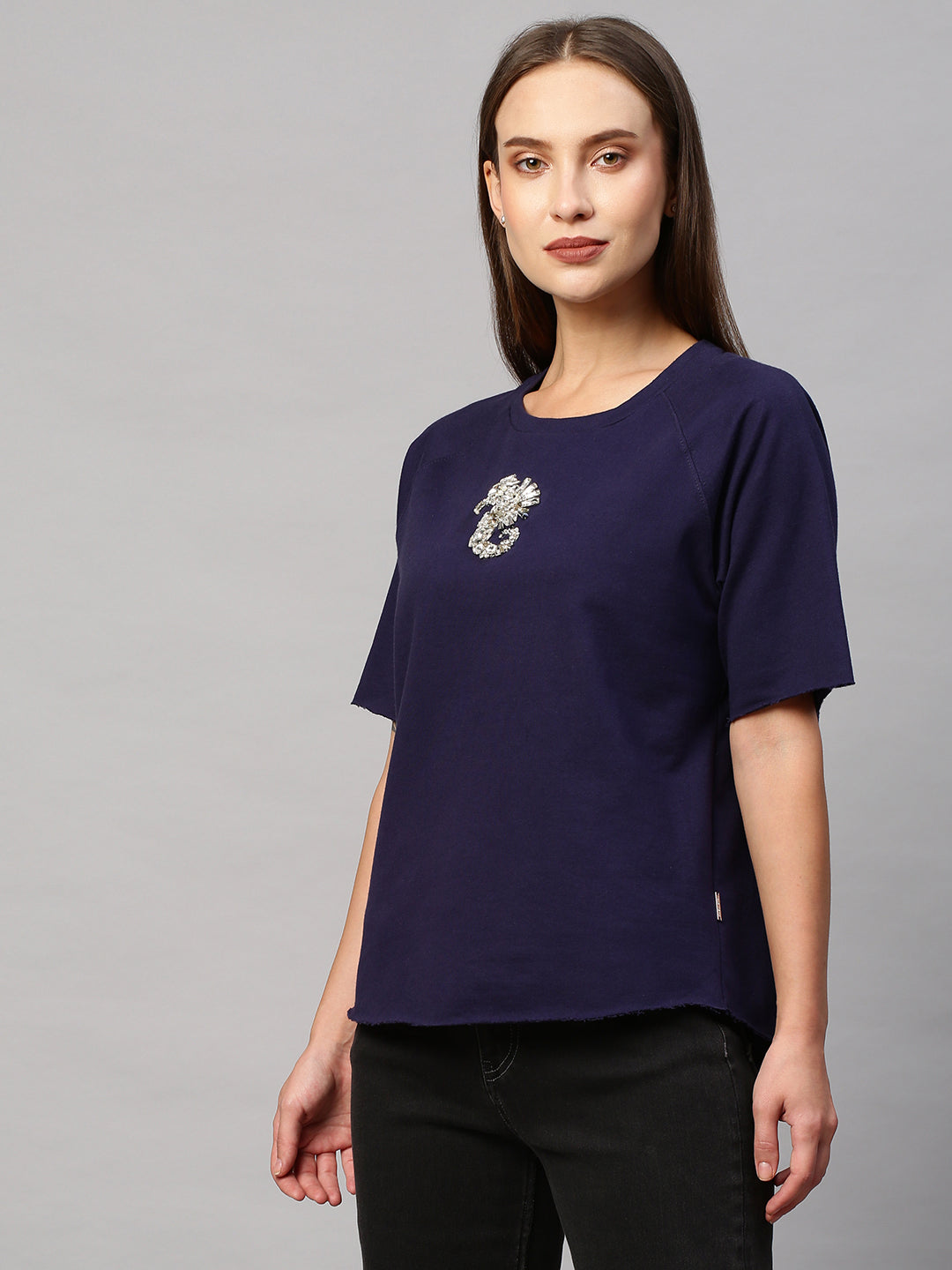 French Terry Raglan Sleeved Sweatshirt With "Sea-Horse" Embroidery