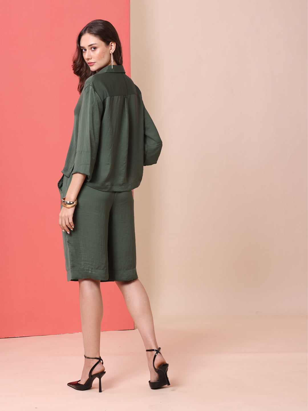 HAMMERED SATIN POP OVER FLUID SHIRT & PLEATED LONG SHORTS CO-ORD SET