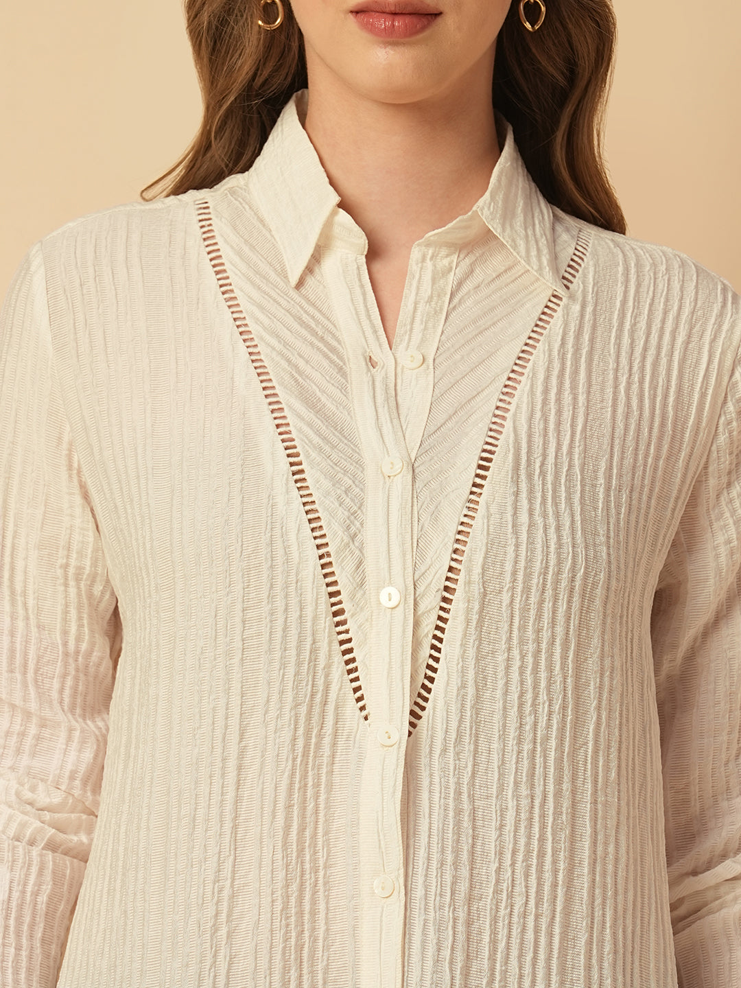 TEXTURED VISCOSE LACE INSERT LONGLINE SHIRT & INDIGO WASHED JEGGINGS