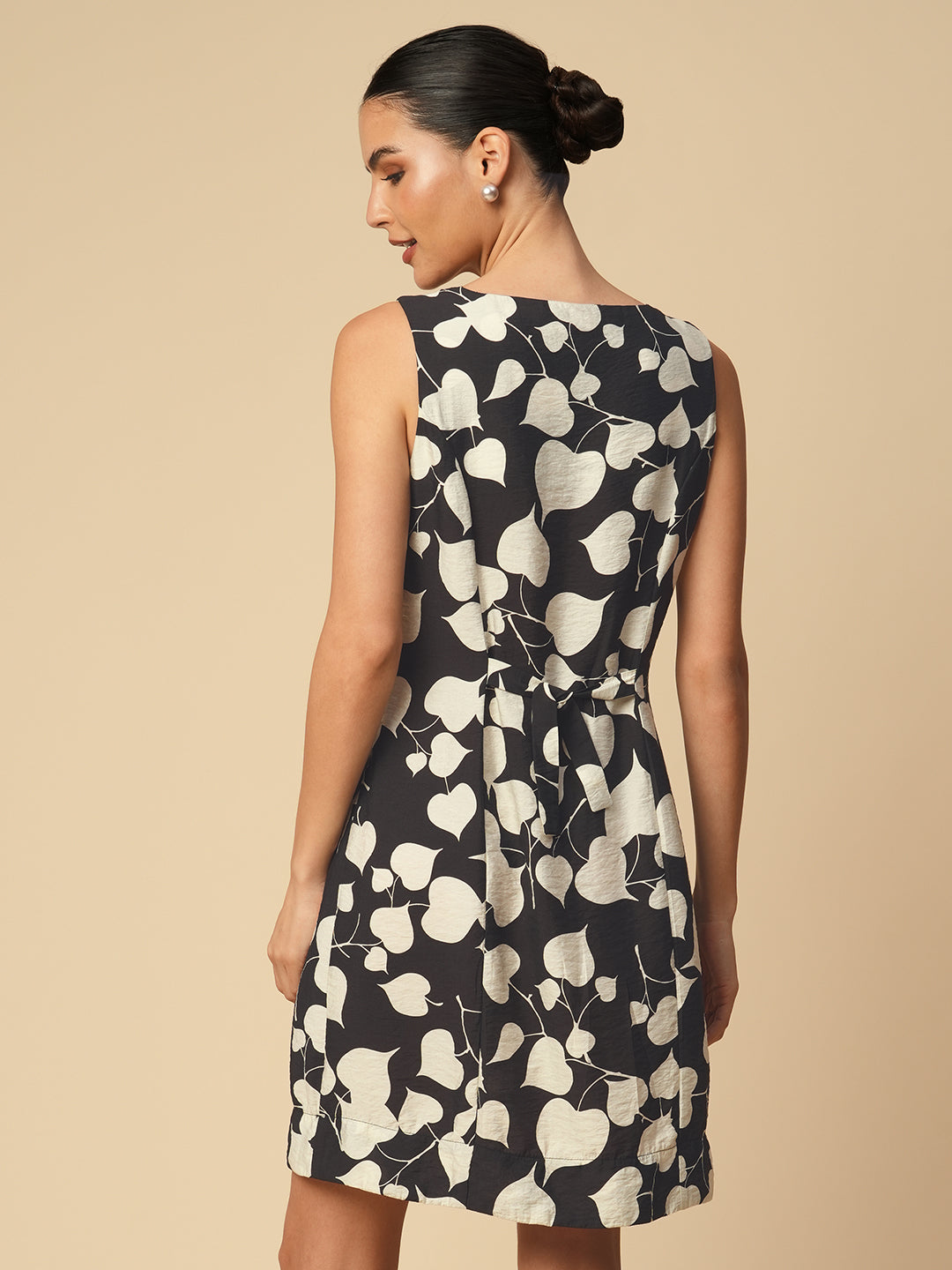 PEEPAL HEARTS VISCOSE POLYAMIDE SHIFT DRESS