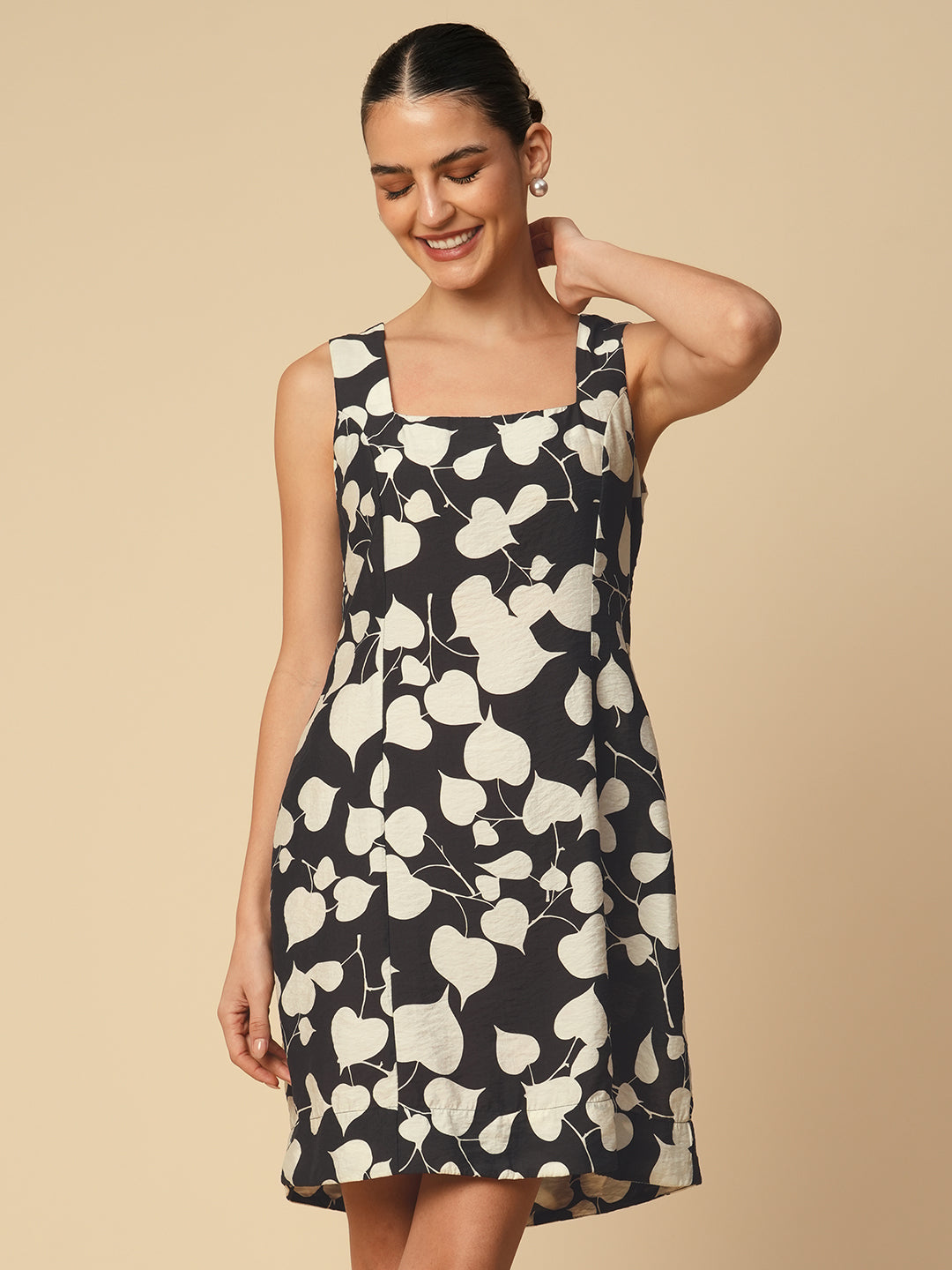 PEEPAL HEARTS VISCOSE POLYAMIDE SHIFT DRESS