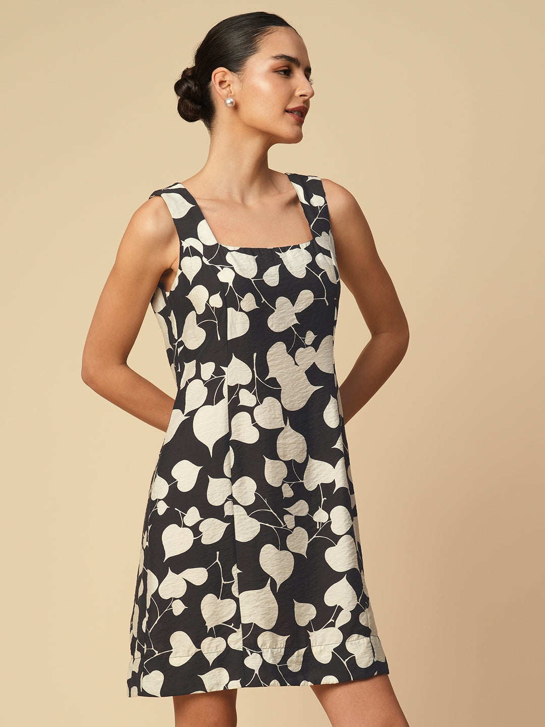 PEEPAL HEARTS VISCOSE POLYAMIDE SHIFT DRESS