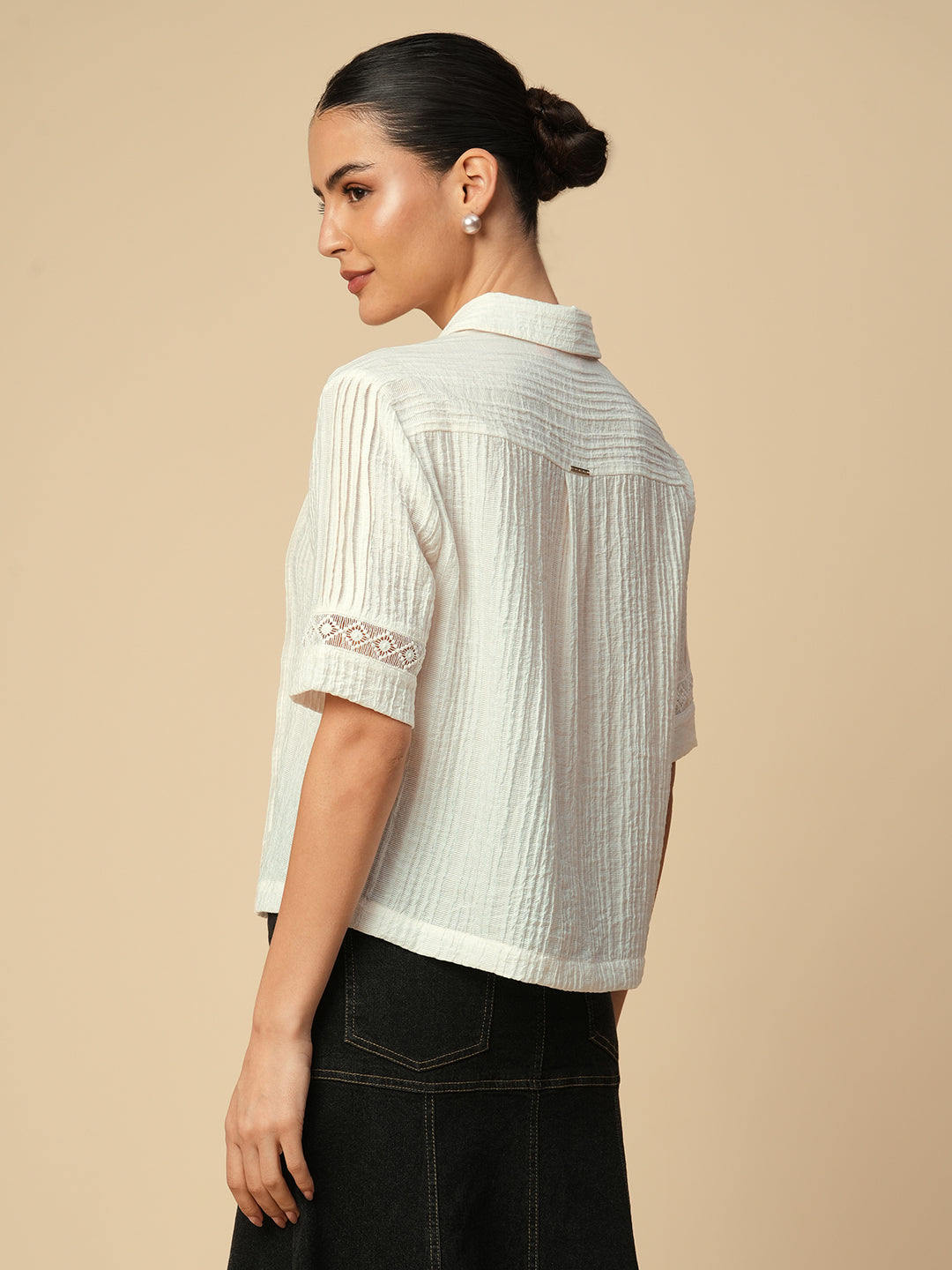 TEXTURED VISCOSE LACE INSERT BOXY CROPPED FLUID SHIRT