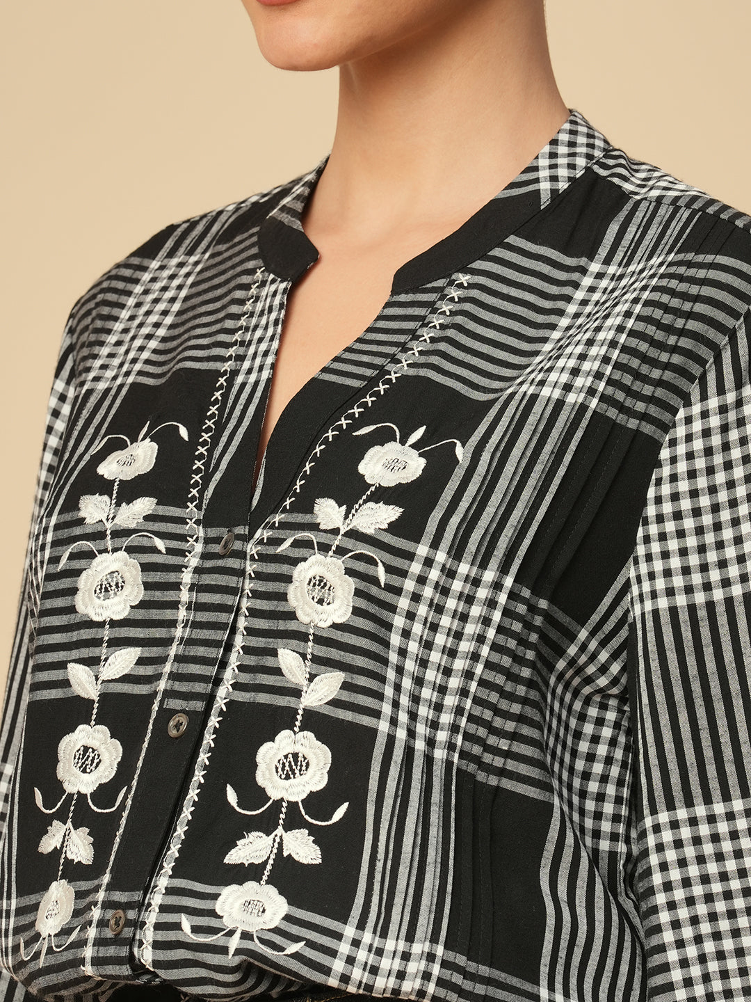 VISCOSE SLUB CHECKERED EMBROIDERED TOP