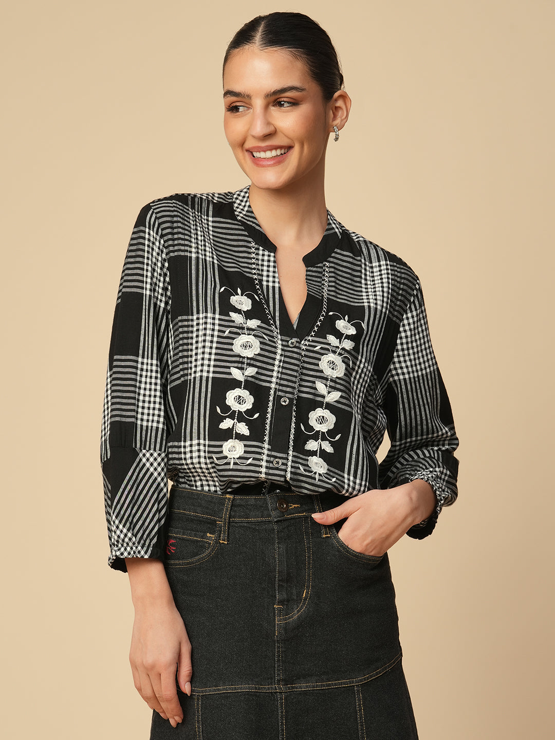 VISCOSE SLUB CHECKERED EMBROIDERED TOP