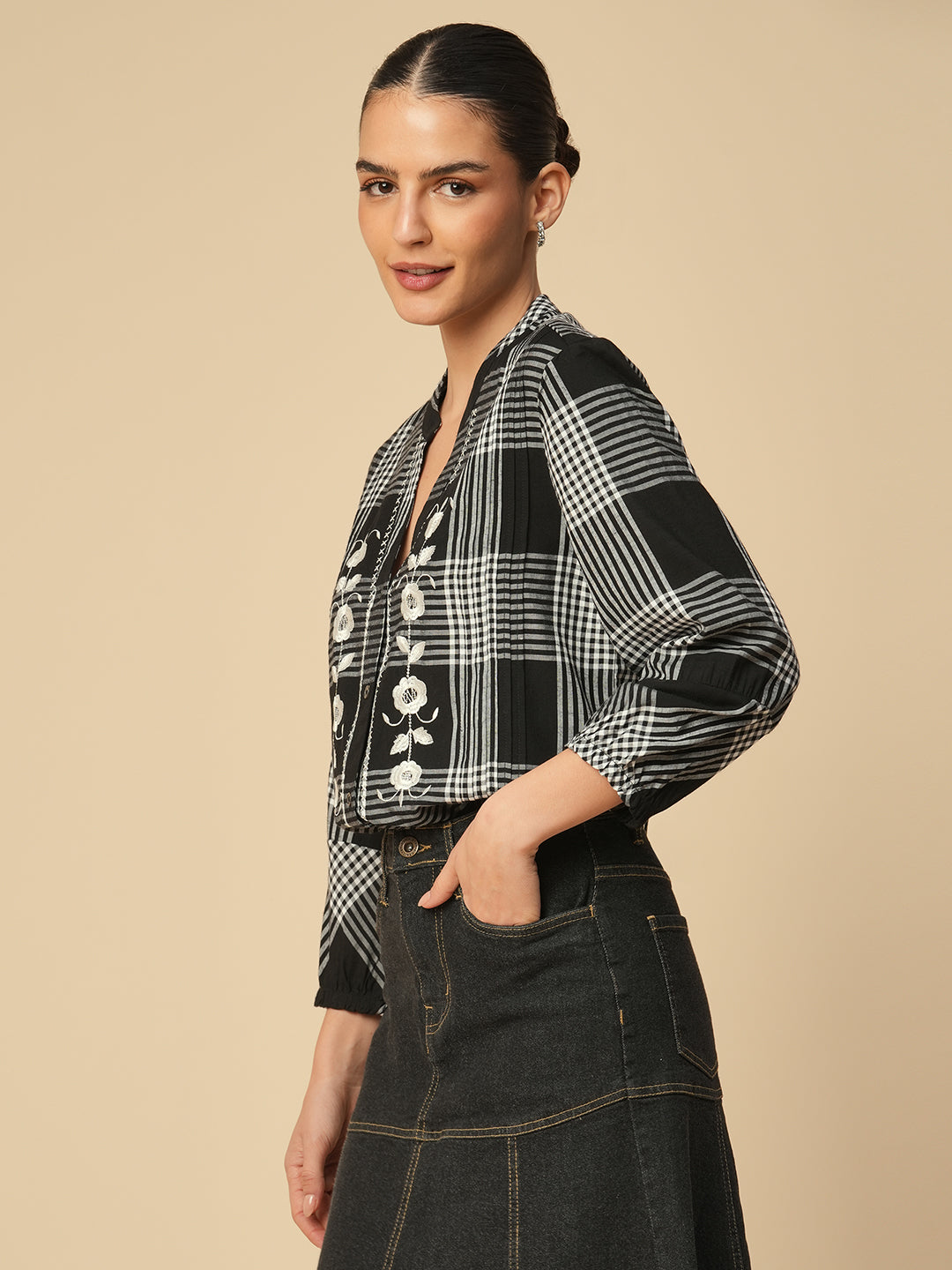 VISCOSE SLUB CHECKERED EMBROIDERED TOP