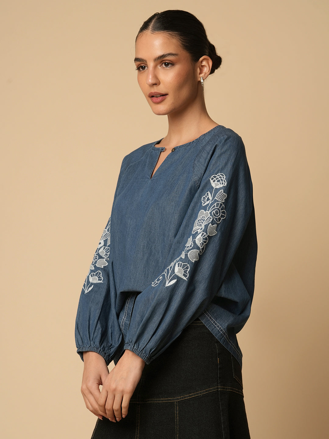 LIGHT WEIGHT DENIM EMBROIDERED RAGLAN TOP