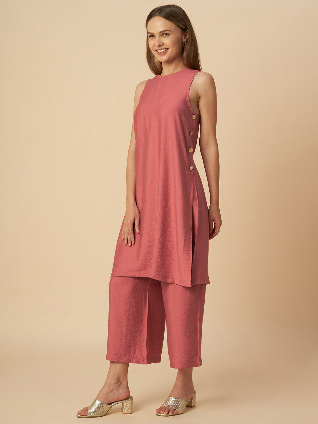 CRUSHED KURTA SET WITH SIDE BUTTONS