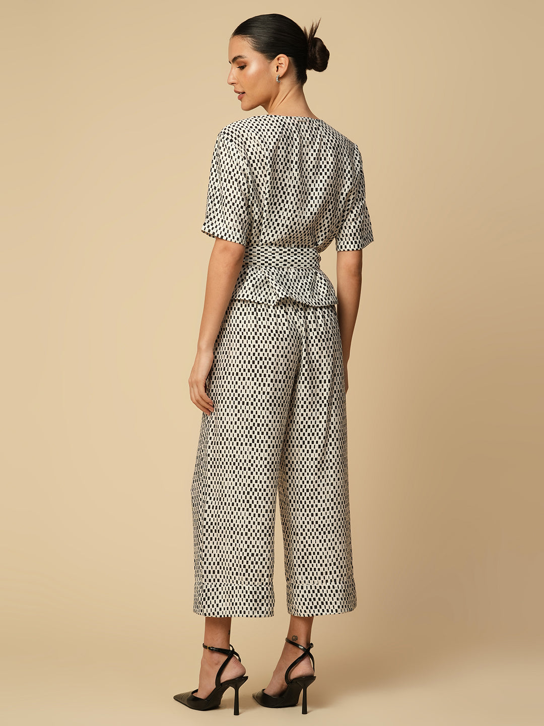 CRUSHED VISCOSE BELTED TOP & PULL ON CROPPED TROUSER CO-ORD SET