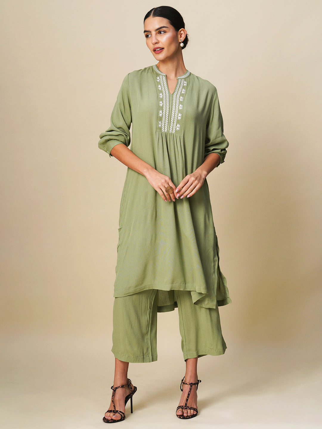 CRINKLE RAYON EMBROIDERED KURTA SET