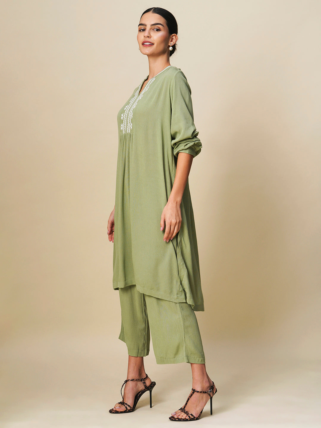 CRINKLE RAYON EMBROIDERED KURTA SET