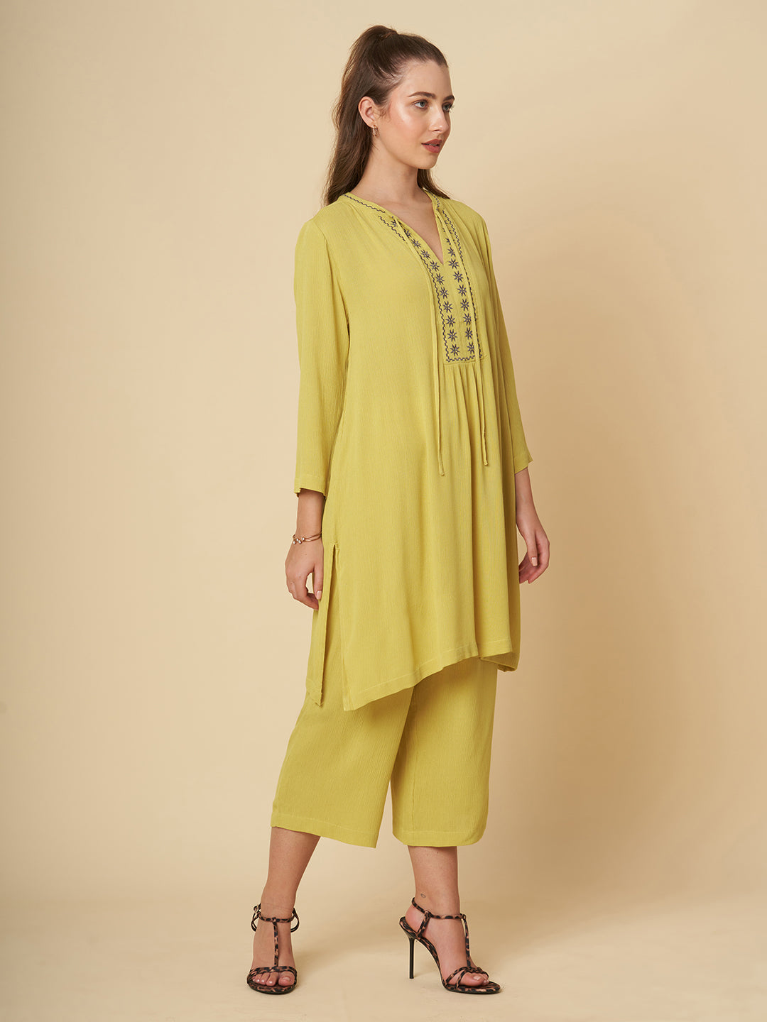 CRINKLE RAYON EMBROIDERED KURTA SET