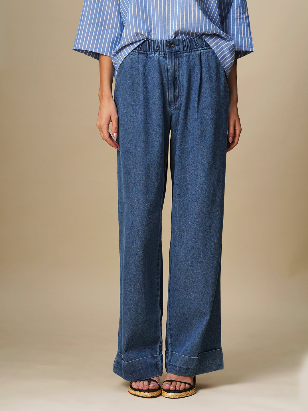 ELASTICATED PLEATED WIDE LEG CUFFED JEANS