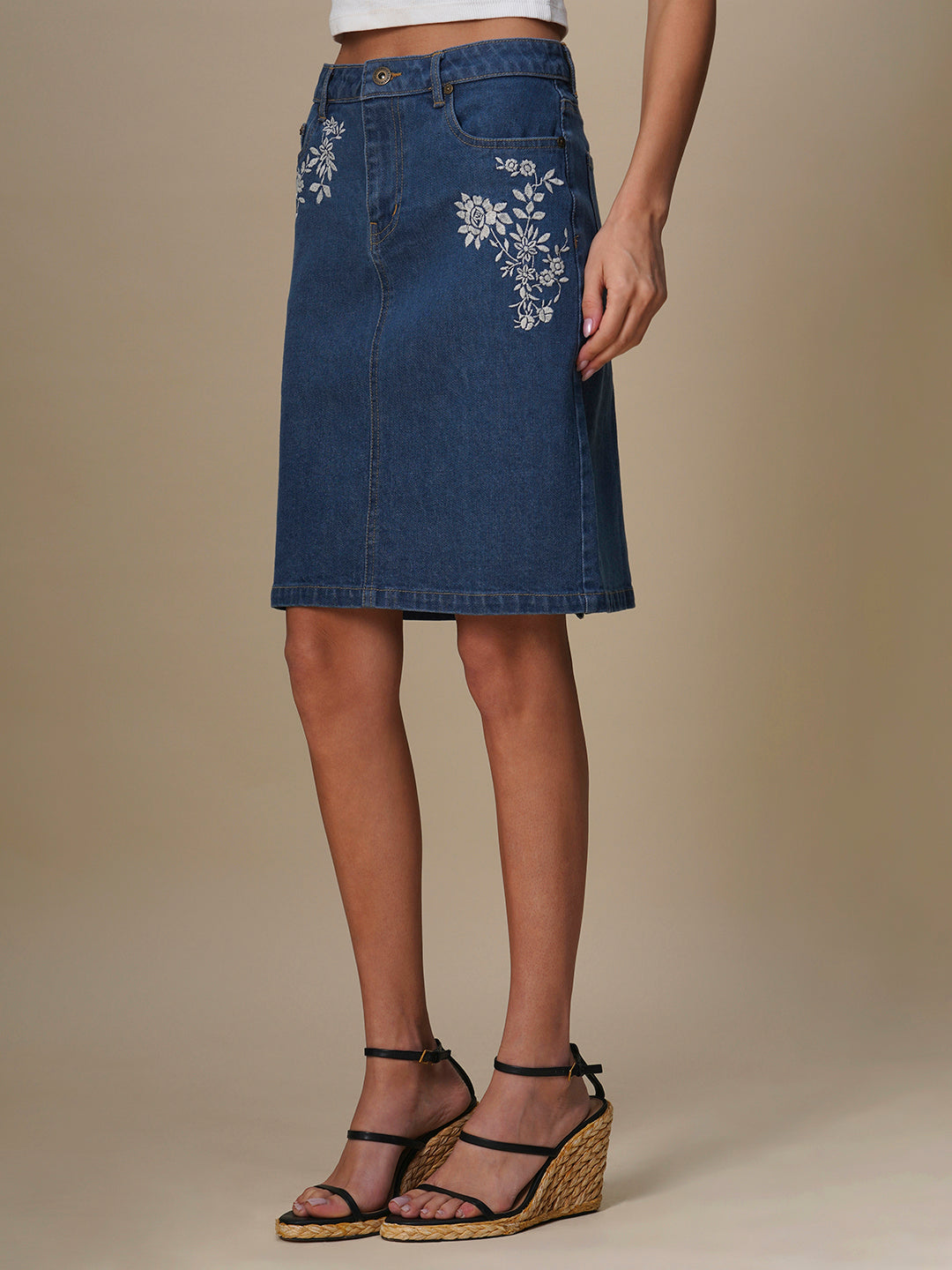 DENIM EMBROIDERED PENCIL SKIRT