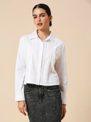 RHINESTONE EMBELLISHED COLLAR CROPPED PLEATED POPLIN SHIRT
