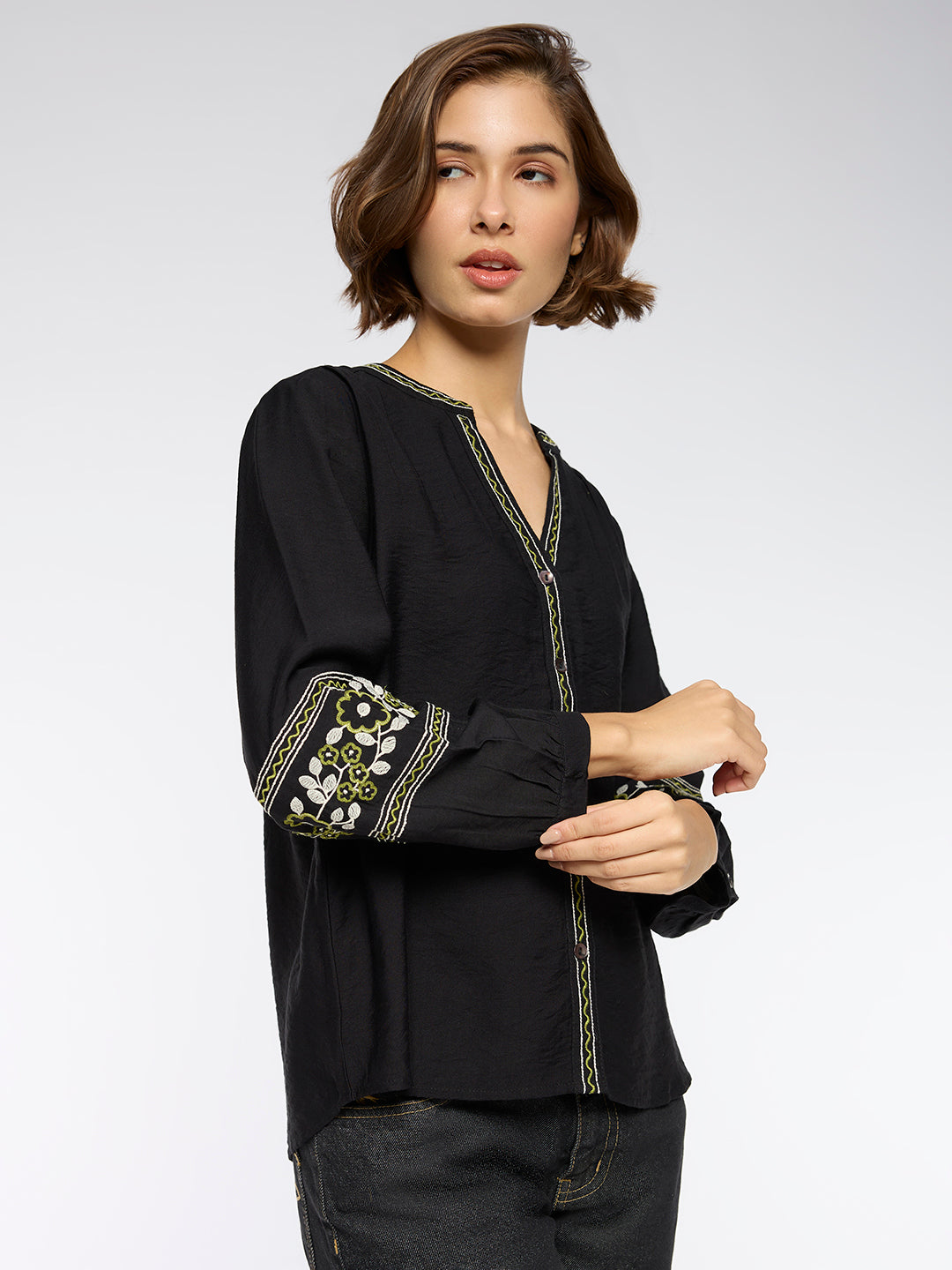 TWILL EMBROIDERED TOP