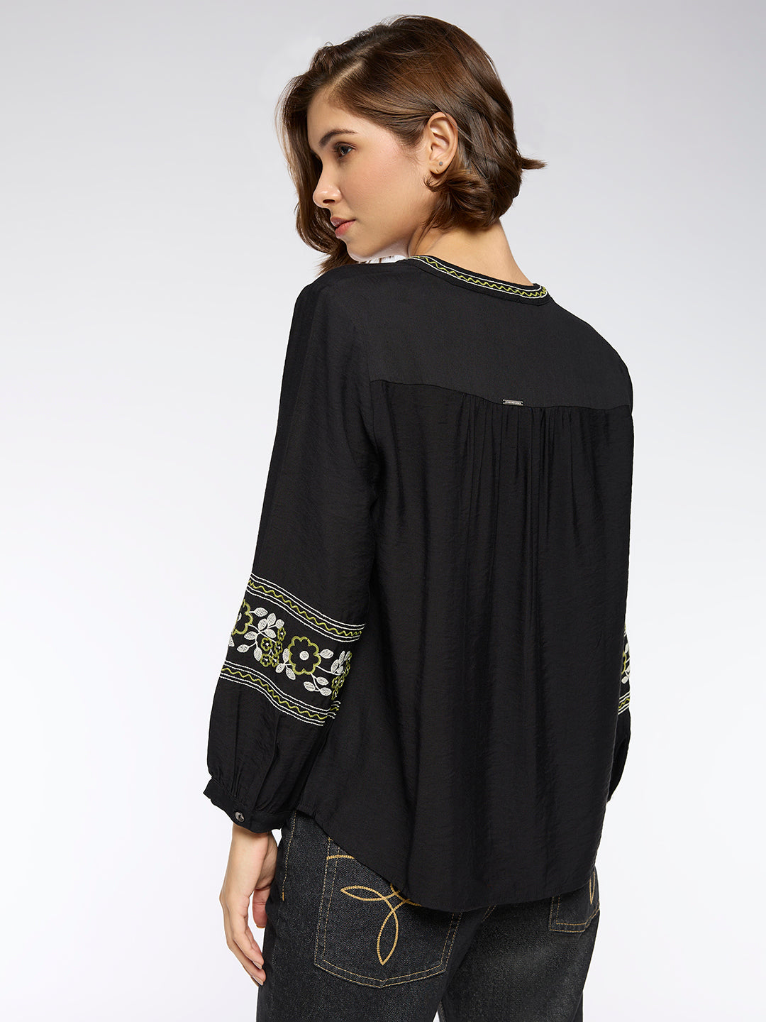 TWILL EMBROIDERED TOP