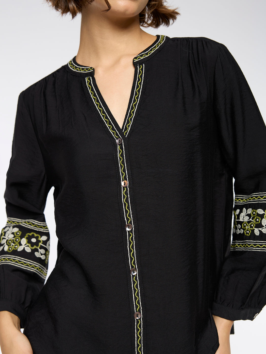 TWILL EMBROIDERED TOP