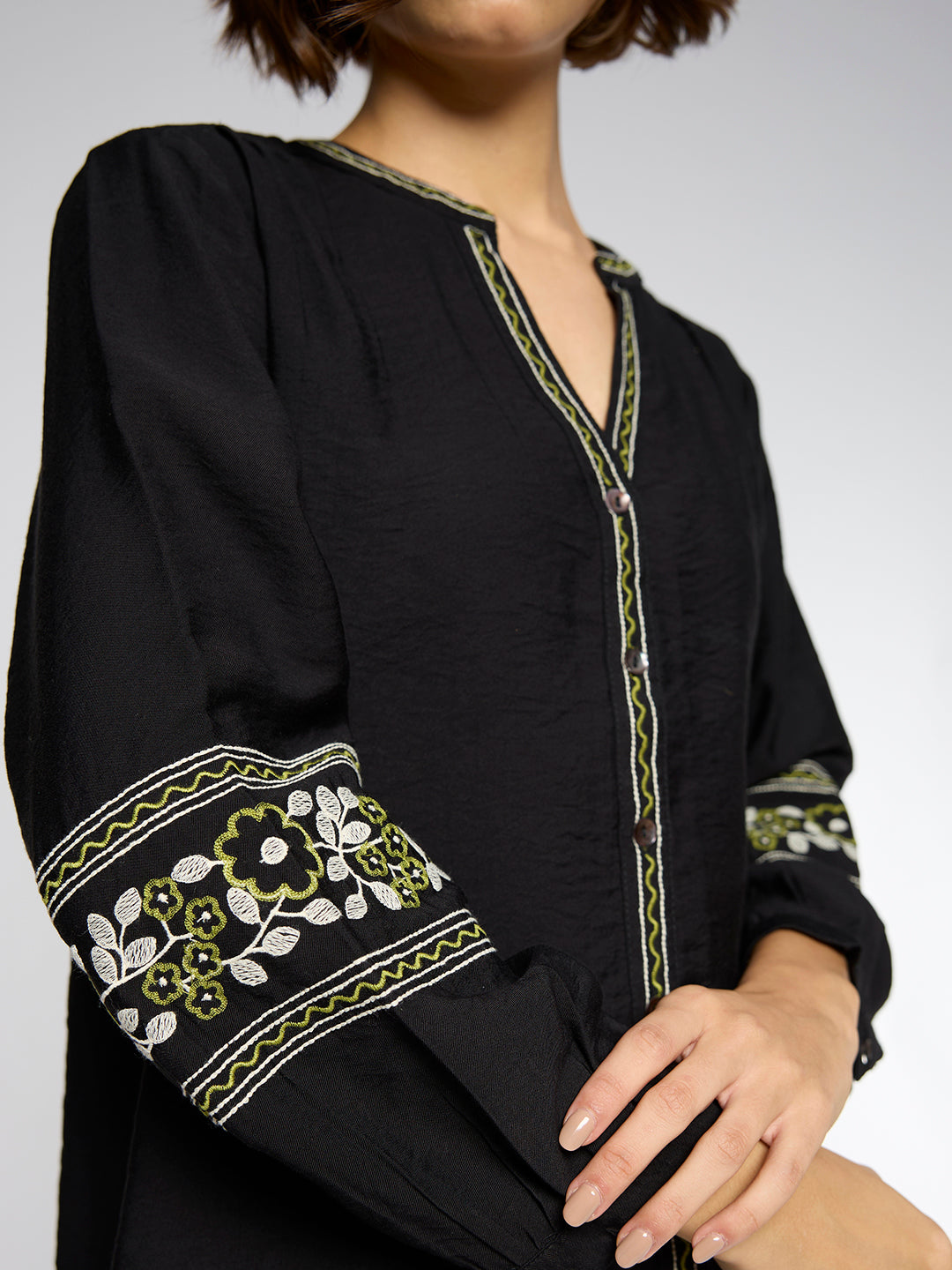 TWILL EMBROIDERED TOP