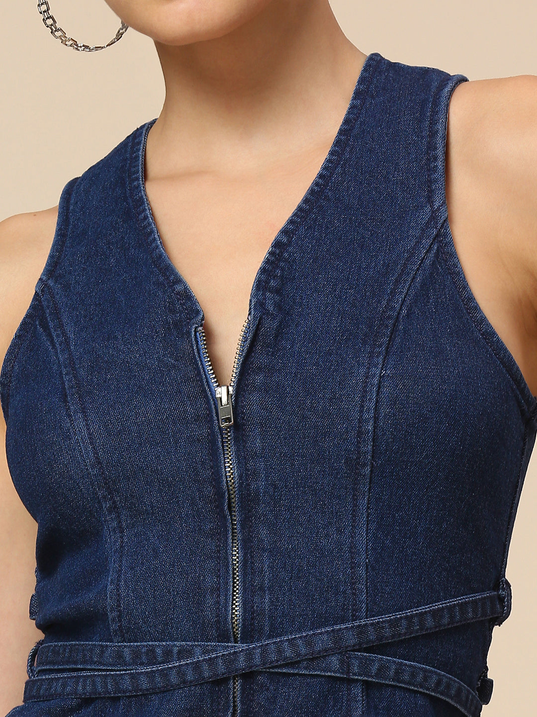 DARK WASH DENIM FITTED ZIPPERED WAISTCOAT