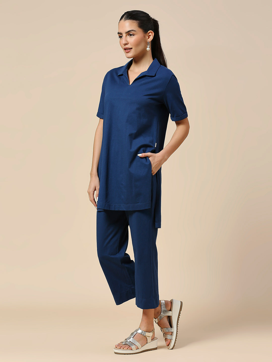 COTTON JERSEY LONGLINE TEE W/ HIGH SLITS AND CROPPED SLIM PANT SET