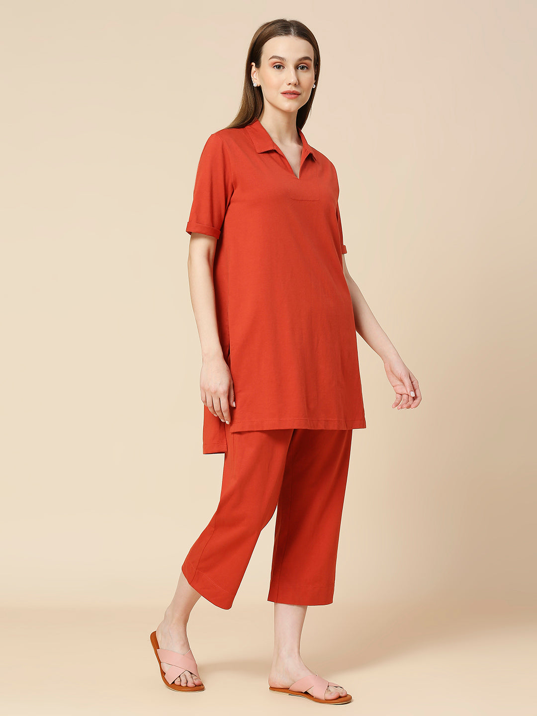 COTTON JERSEY LONGLINE TEE W/ HIGH SLITS AND CROPPED SLIM PANT SET